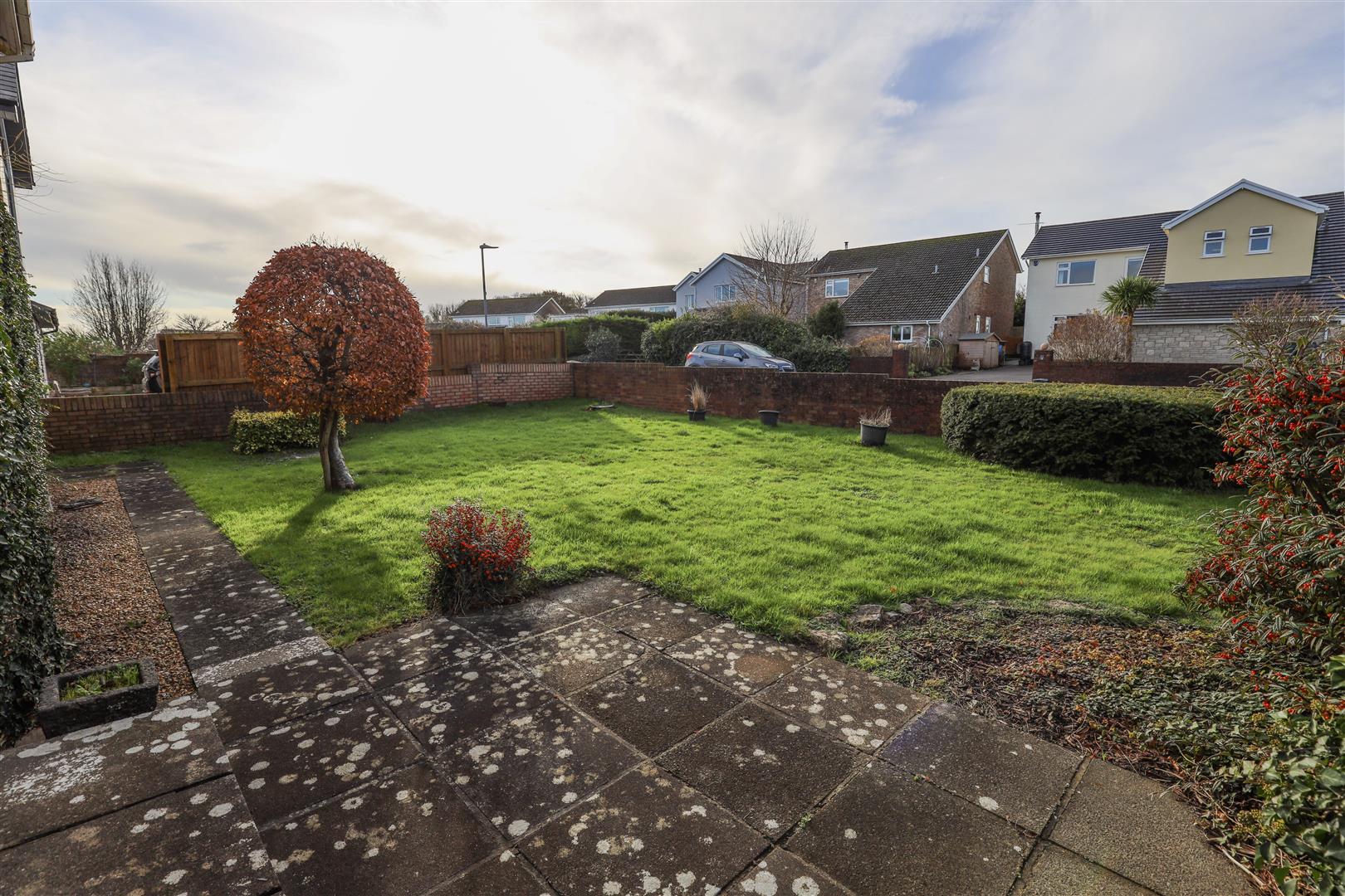 17 Darren Close, Cowbridge, Vale of Glamorgan, CF71 7DE